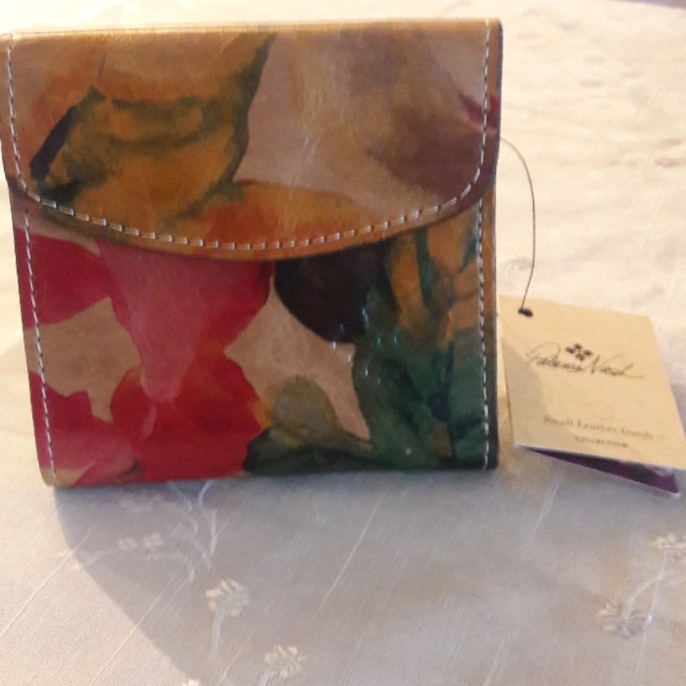 PATRICIA NASH HAND WALLET